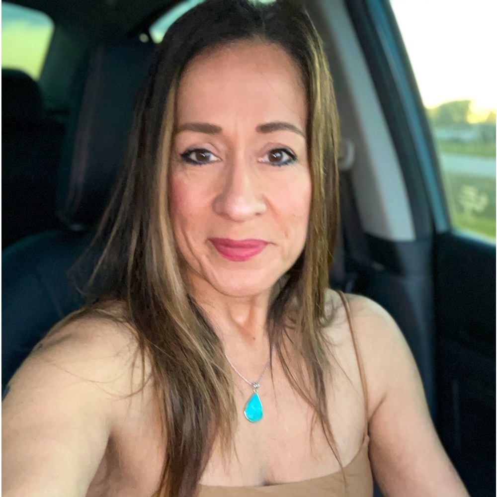 Meet your Posher, Yvette